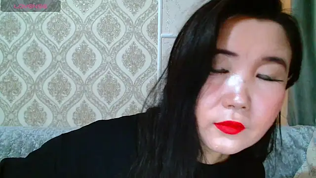 Snapshot of Bet_Lu chatting on 03/22/25, 05:28 Bet Lu online show from 03/22/25, 05:28