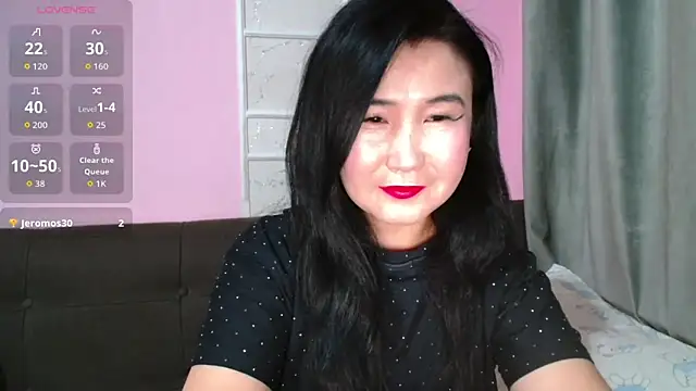 Snapshot of Bet_Lu chatting on 10/19/25, 10:10 Bet Lu online show from 10/19/25, 10:10