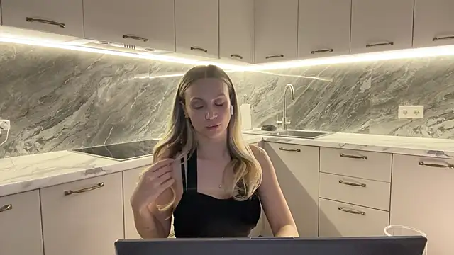 Alice Wonders online show from 12/06/24, 10:19