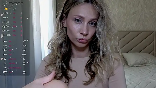 Snapshot of Alice_Wonders chatting on 05/08/26, 07:14 Alice Wonders online show from 05/08/26, 07:14