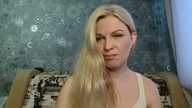 Snapshot of BlondeFox chatting on 03/17/25, 02:08 BlondeFox online show from 03/17/25, 02:08