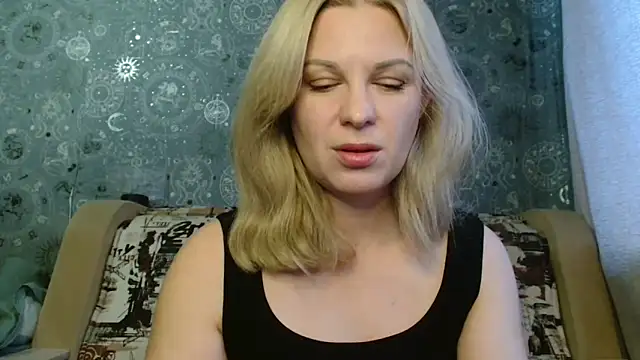 Snapshot of BlondeFox chatting on 10/14/25, 03:07 BlondeFox online show from 10/14/25, 03:07