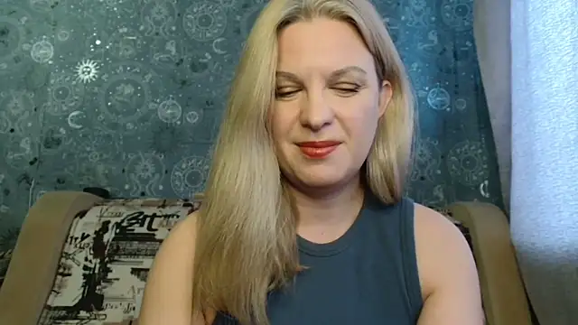 Snapshot of BlondeFox chatting on 12/03/25, 05:04 BlondeFox online show from 12/03/25, 05:04