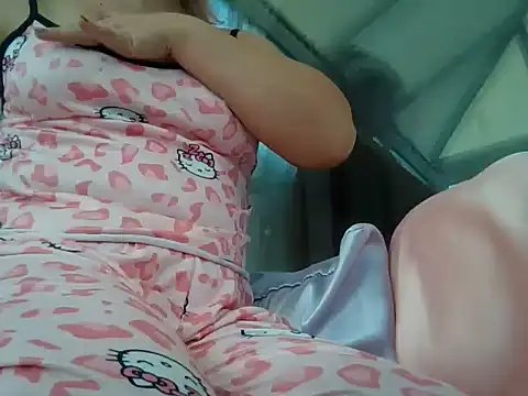 Snapshot of RealLittleRedRidingHood chatting on 12/20/24, 11:43 RealLittleRedRidingHood online show from 12/20/24, 11:43