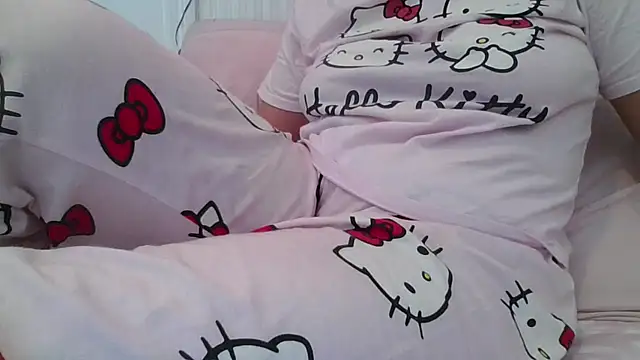 Snapshot of RealLittleRedRidingHood chatting on 02/08/25, 05:39 RealLittleRedRidingHood online show from 02/08/25, 05:39