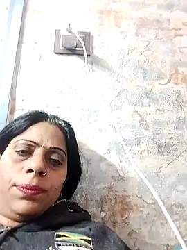 Snapshot of Manmohini123 chatting on 01/11/25, 12:18 Manmohini123 online show from 01/11/25, 12:18