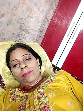 Snapshot of Manmohini123 chatting on 02/18/25, 11:33 Manmohini123 online show from 02/18/25, 11:33