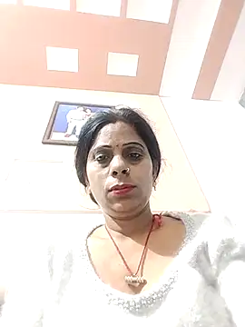 Snapshot of Manmohini123 chatting on 02/21/25, 04:05 Manmohini123 online show from 02/21/25, 04:05