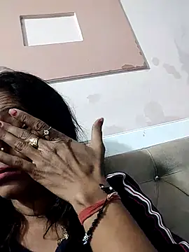 Snapshot of Manmohini123 chatting on 03/05/25, 02:36 Manmohini123 online show from 03/05/25, 02:36