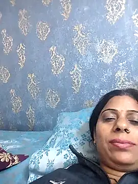 Snapshot of Manmohini123 chatting on 03/08/25, 12:09 Manmohini123 online show from 03/08/25, 12:09