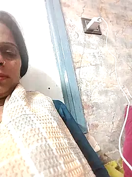 Snapshot of Manmohini123 chatting on 03/11/25, 03:12 Manmohini123 online show from 03/11/25, 03:12