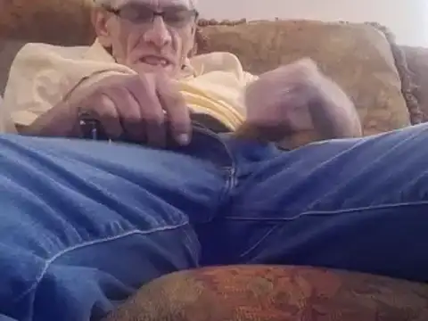 Snapshot of highstepper500 chatting on 01/10/25, 03:58 highstepper500 online show from 01/10/25, 03:58