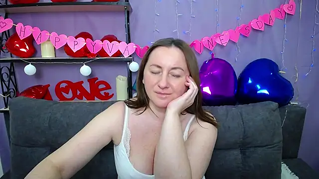 Snapshot of Abby_Taylorr chatting on 02/16/25, 01:38 Abby Taylorr online show from 02/16/25, 01:38