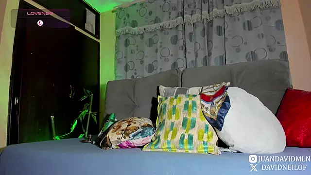 Snapshot of DavidNeill chatting on 04/08/26, 12:43 DavidNeill online show from 04/08/26, 12:43