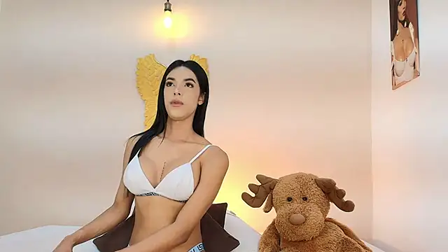 Snapshot of salome_Collins_1 chatting on 11/23/25, 08:08 salome Collins 1 online show from 11/23/25, 08:08