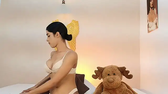 Snapshot of salome_Collins_1 chatting on 11/27/25, 12:35 salome Collins 1 online show from 11/27/25, 12:35