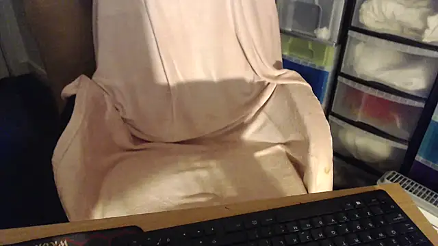 Snapshot of fulloferotic chatting on 12/25/24, 08:50 fulloferotic online show from 12/25/24, 08:50