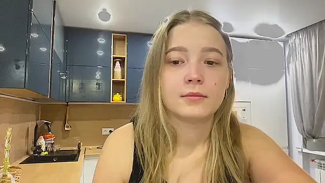 CharmingSarah online show from 09/12/25, 02:50