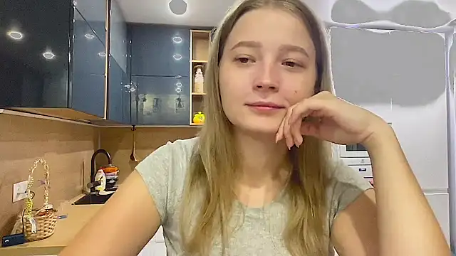 CharmingSarah online show from 09/13/25, 03:45