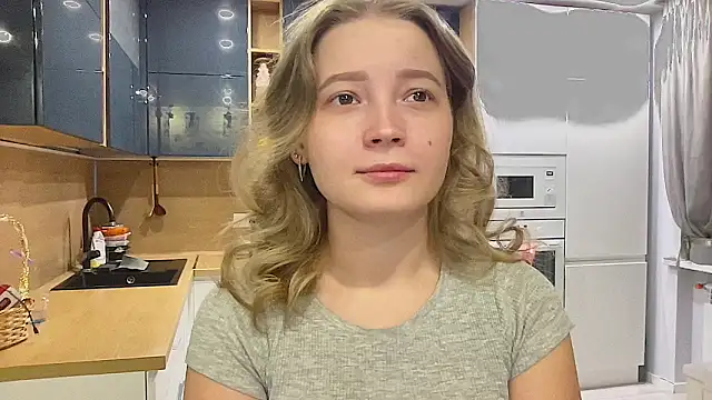 CharmingSarah online show from 09/27/25, 03:28