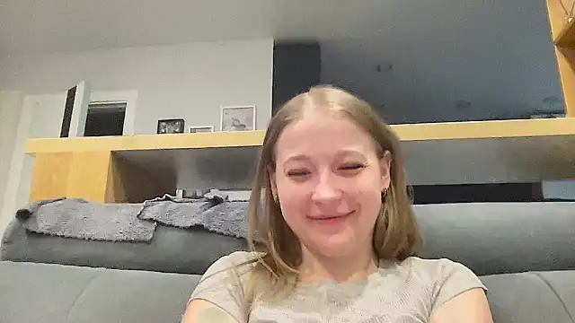 CharmingSarah online show from 05/28/26, 04:37