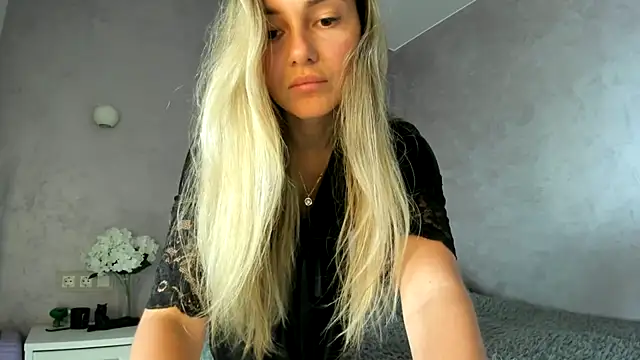 Snapshot of _DarkRose_ chatting on 04/29/26, 10:52 DarkRose online show from 04/29/26, 10:52