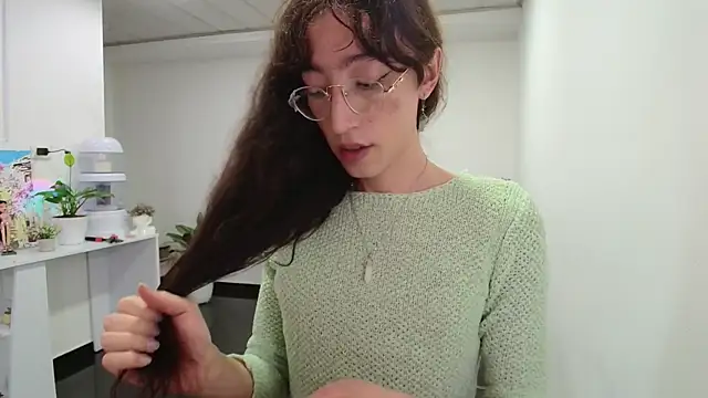 NicoleCortez online show from 12/15/24, 04:07