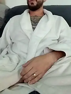 Snapshot of LoGaNfree88 chatting on 12/02/25, 04:57 LoGaNfree88 online show from 12/02/25, 04:57