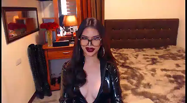 EXTREMELYDOM online show from 02/07/25, 11:45