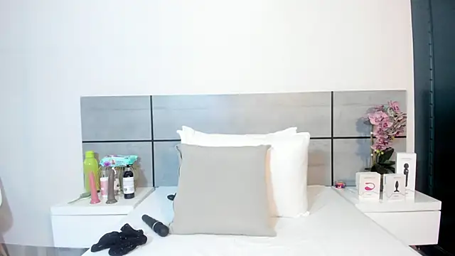 EmmaSmith2 online show from 01/14/26, 02:50