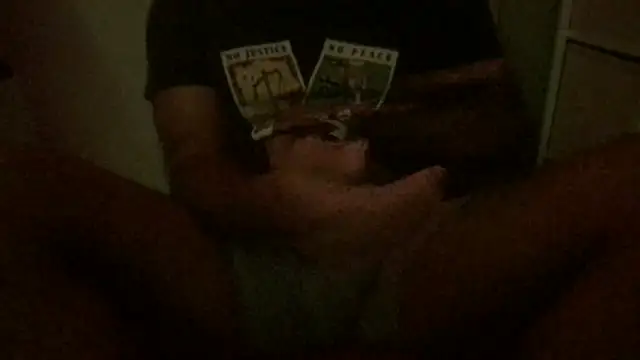 Snapshot of Freaky_dickey chatting on 12/05/25, 12:25 Freaky dickey online show from 12/05/25, 12:25