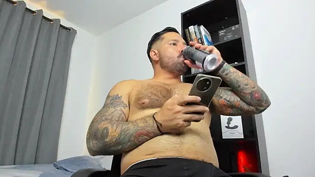 Snapshot of Pierre_Vidal chatting on 01/25/25, 03:30 Pierre Vidal online show from 01/25/25, 03:30