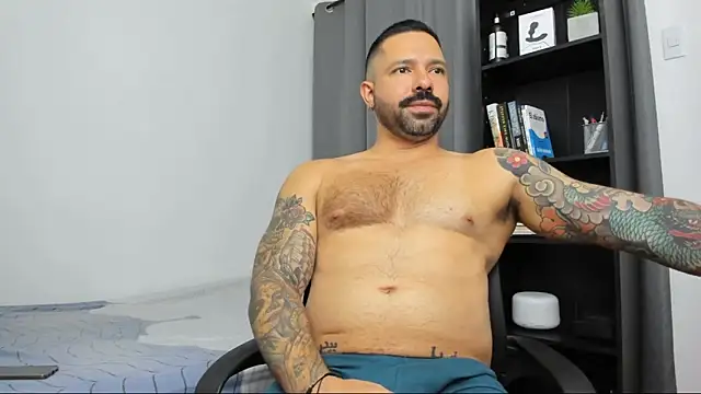 Snapshot of Pierre_Vidal chatting on 03/16/25, 01:17 Pierre Vidal online show from 03/16/25, 01:17