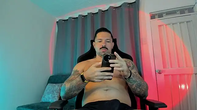 Snapshot of Pierre_Vidal chatting on 09/08/25, 10:31 Pierre Vidal online show from 09/08/25, 10:31