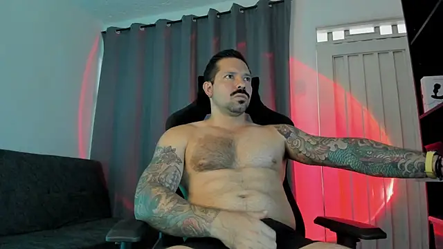 Snapshot of Pierre_Vidal chatting on 11/25/25, 08:42 Pierre Vidal online show from 11/25/25, 08:42