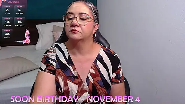 scaelettdubois online show from 11/05/25, 01:49