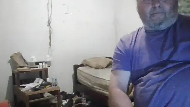 Snapshot of jamestexas chatting on 12/17/25, 11:55 jamestexas online show from 12/17/25, 11:55