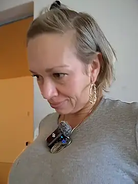 Snapshot of sexymarilyncolombia chatting on 03/04/26, 02:56 sexymarilyncolombia online show from 03/04/26, 02:56