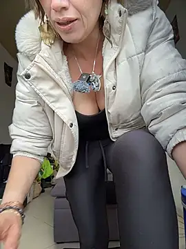 Snapshot of sexymarilyncolombia chatting on 03/08/26, 03:27 sexymarilyncolombia online show from 03/08/26, 03:27