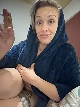 Snapshot of sexymarilyncolombia chatting on 03/25/26, 01:22 sexymarilyncolombia online show from 03/25/26, 01:22