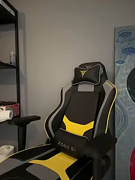 Snapshot of MariaTull chatting on 12/30/24, 06:38 MariaTull online show from 12/30/24, 06:38