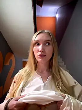 Snapshot of MariaTull chatting on 09/14/25, 09:25 MariaTull online show from 09/14/25, 09:25