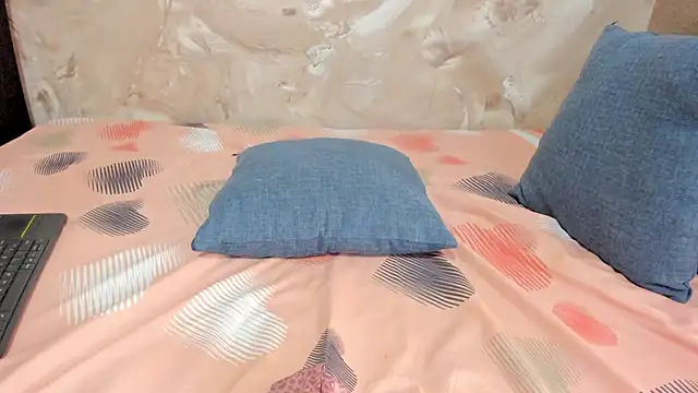 Snapshot of tiffanystonne chatting on 02/01/25, 07:23 tiffanystonne online show from 02/01/25, 07:23