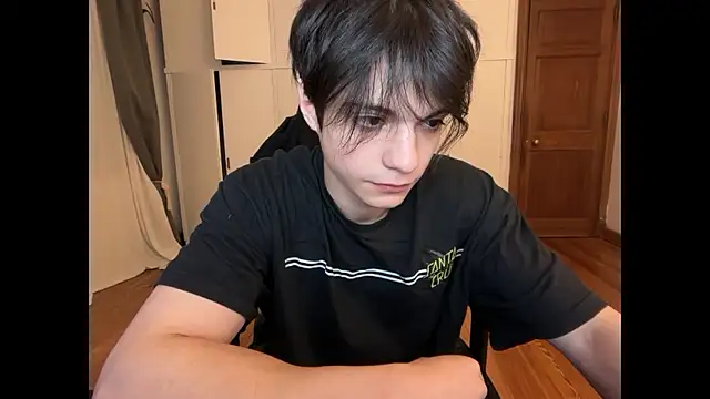 Snapshot of SasukeUhchiaa chatting on 12/22/25, 05:59 SasukeUhchiaa online show from 12/22/25, 05:59