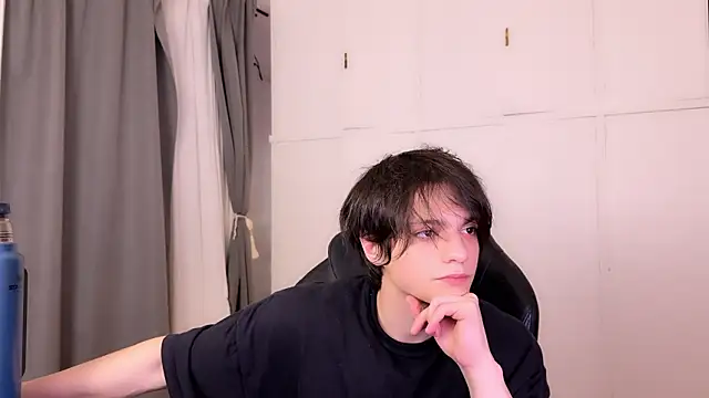 SasukeUhchiaa online show from 03/24/26, 03:22