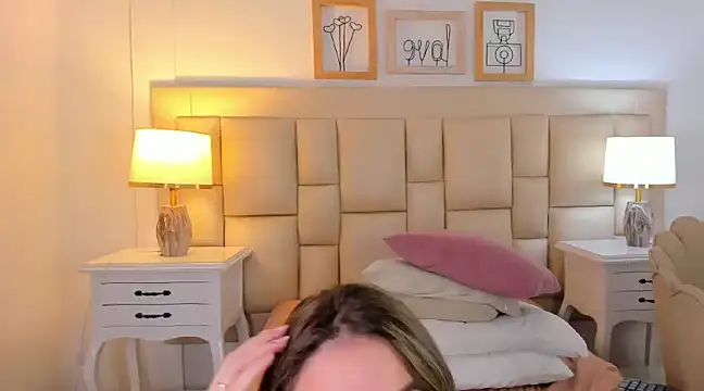 Meredit Lane online show from 12/15/24, 04:07