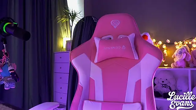 lucille evans online show from 04/27/26, 04:21