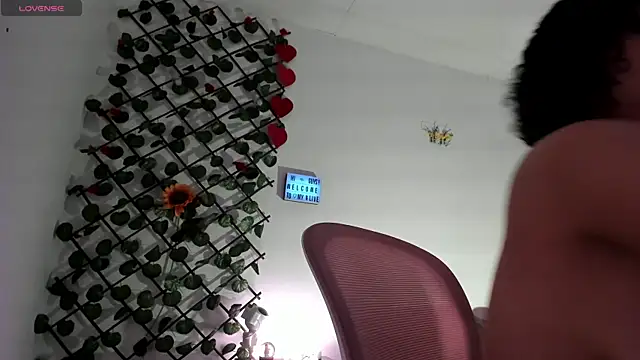 Snapshot of cailynhot chatting on 03/09/25, 03:38 cailynhot online show from 03/09/25, 03:38