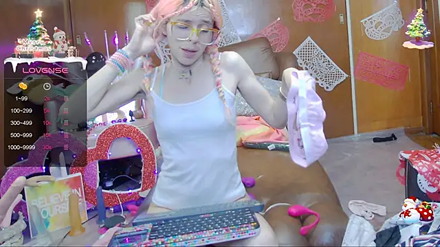 Skinygirl online show from 02/12/25, 04:23