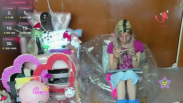 Snapshot of Skinygirl chatting on 01/07/26, 07:05 Skinygirl online show from 01/07/26, 07:05